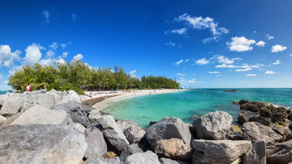 beach shoreline in florida keys